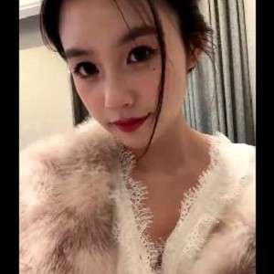 女神小雨儿自拍视频3小时，素颜化妆全程，粉丝必看